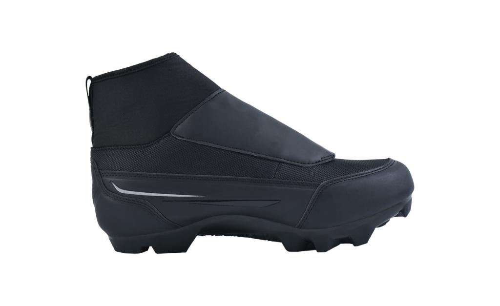 Tretry FLR Defender MTB Black V. 43 DEFENDERMTBB43