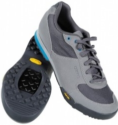 Tretry GIRO Petre VR  Titanium/ blue jewel 