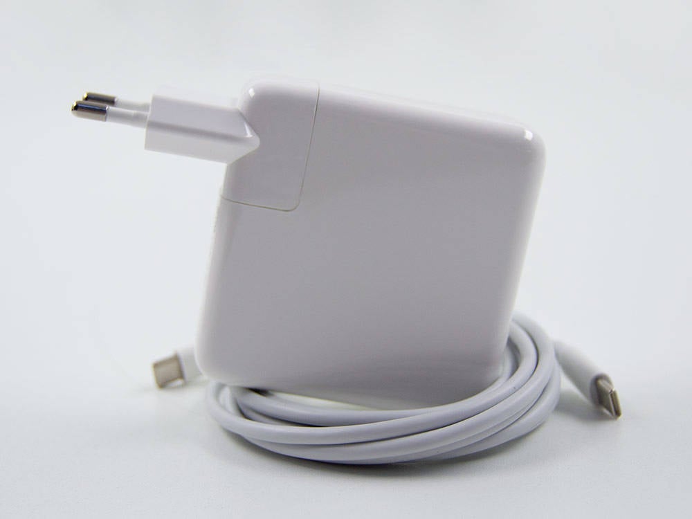 Power adapter Apple 61W for MacBook Model: AE61