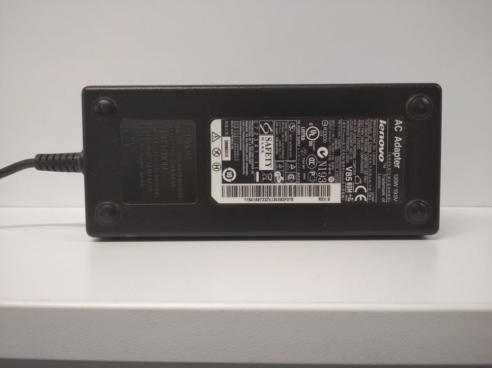 Power adapter Lenovo 120W 6.3 x 3.0 mm, 19,5V