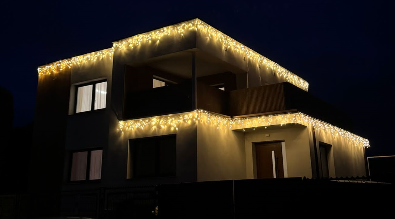 Svetelné LED cencúle, teplá biela FLASH 3m x 0,5m (114 LED)