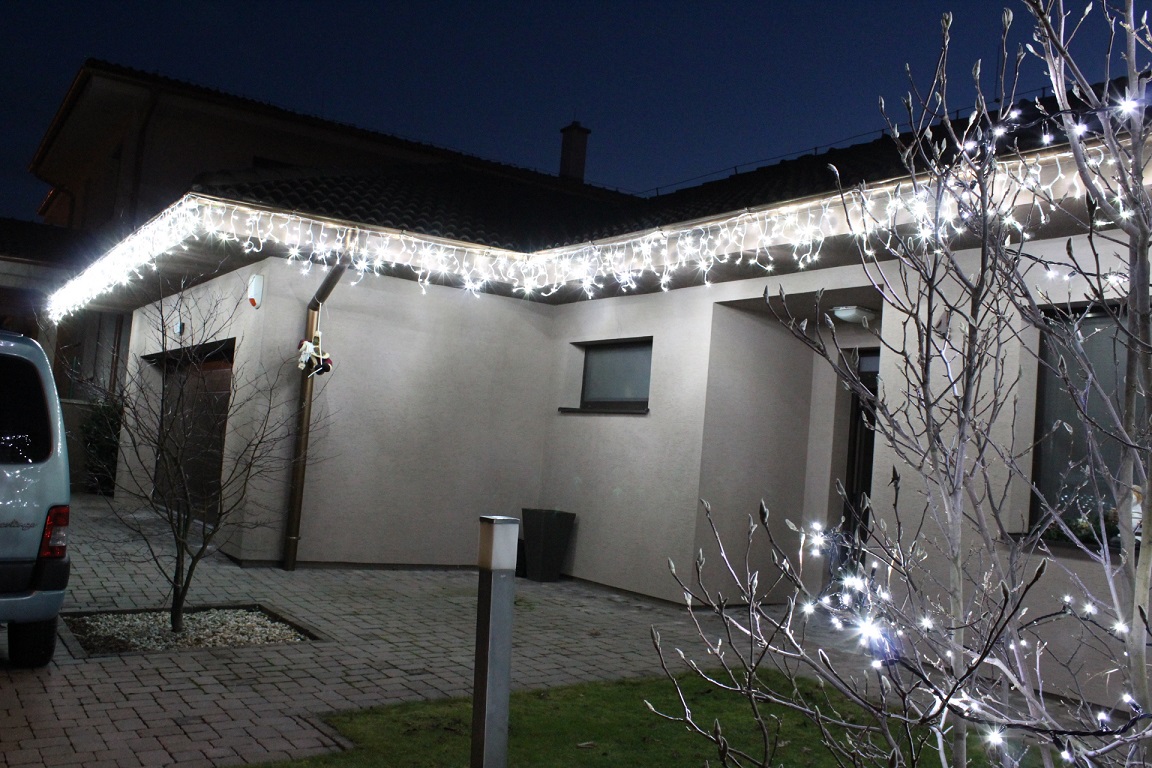 Svetelné LED cencúle, studená biela 3m x 0,5m (114 LED)
