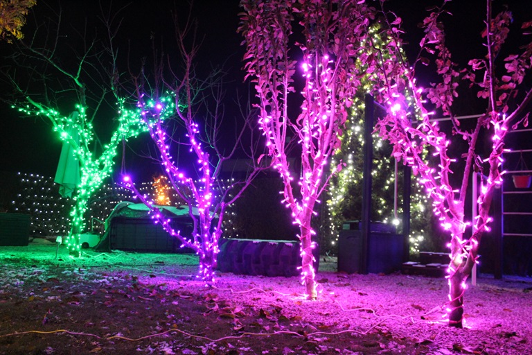 Vianočná LED reťaz fialová, fialová LED 3 x 4m (150 + 30 FLASH LED)