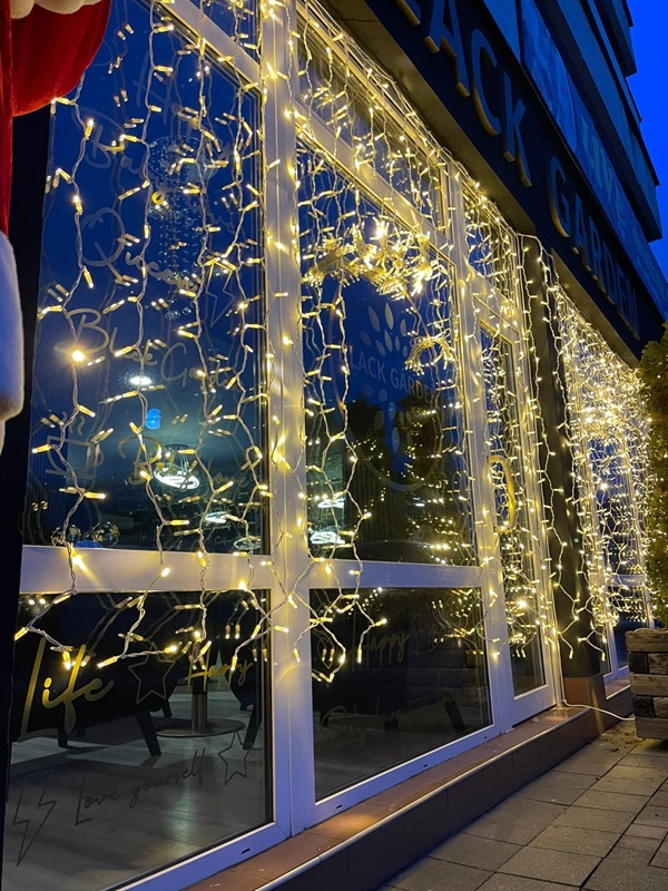 LED záves, teplá biela 2m x 3m (925 LED)