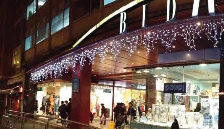 Vianočné LED svetelné cencúle, studená biela 4m x 1,5m (304 LED)
