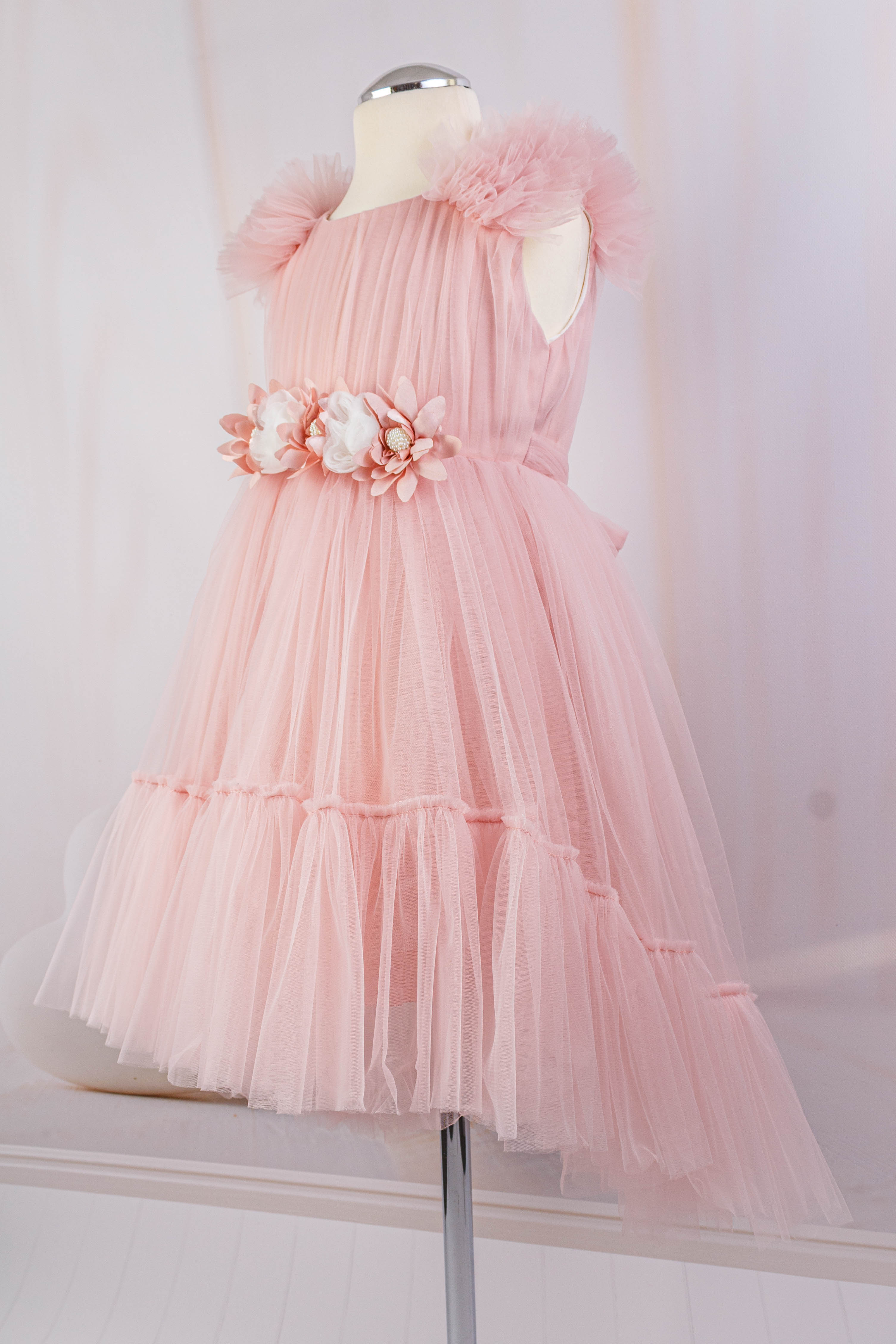 dievčenské asymetrické tylové šaty ružové