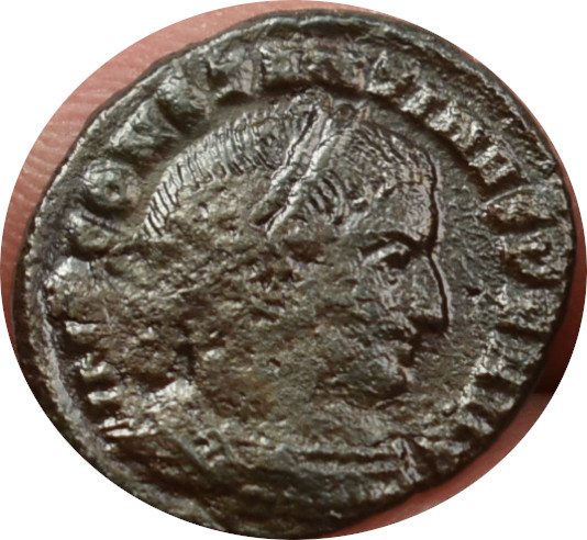 Constantinus I. 306-337 Follis