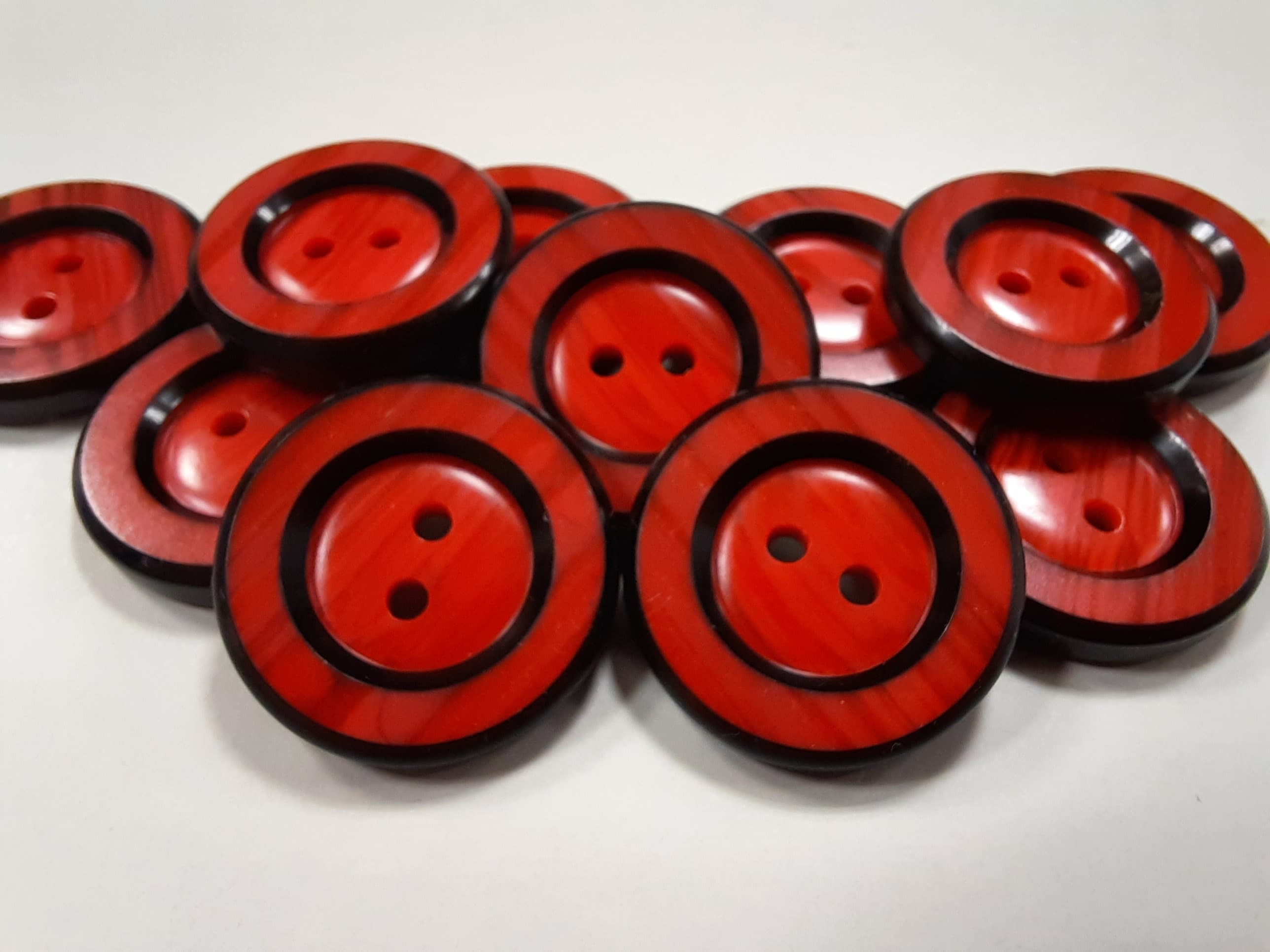Čierno-červený gombík Ø 23mm - 1 ks