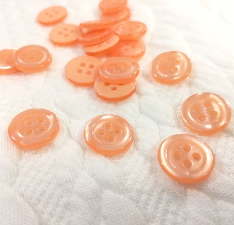 Gombík štvordierkový veľkosť 12mm - 1kus