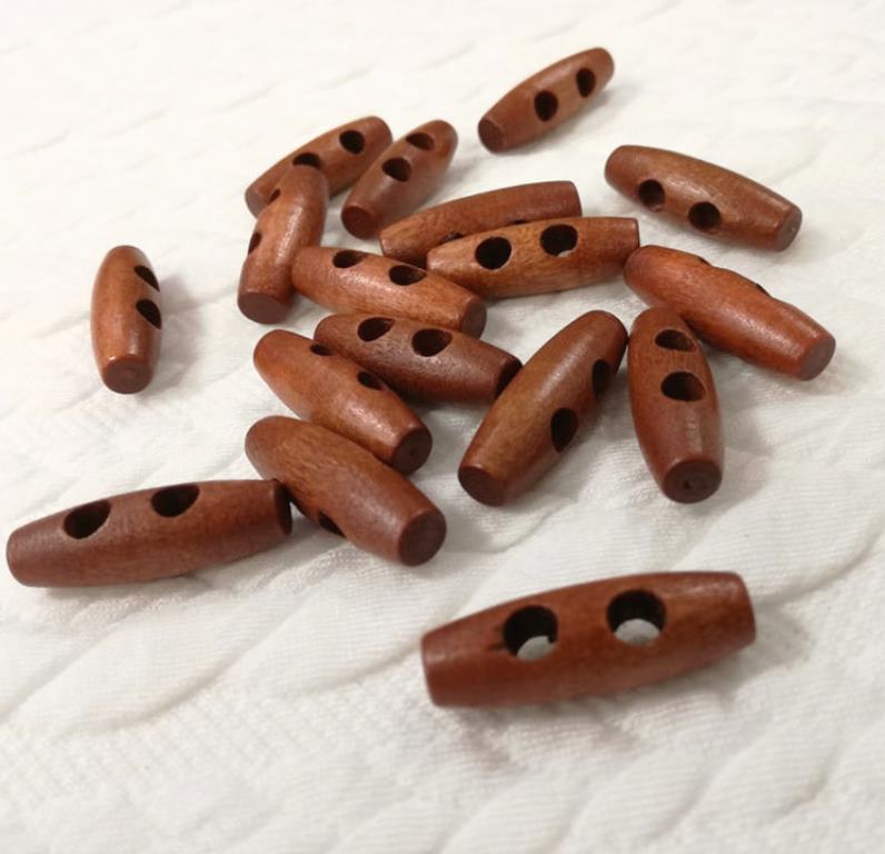 Drevený gombík 10x30 mm oliva- kus