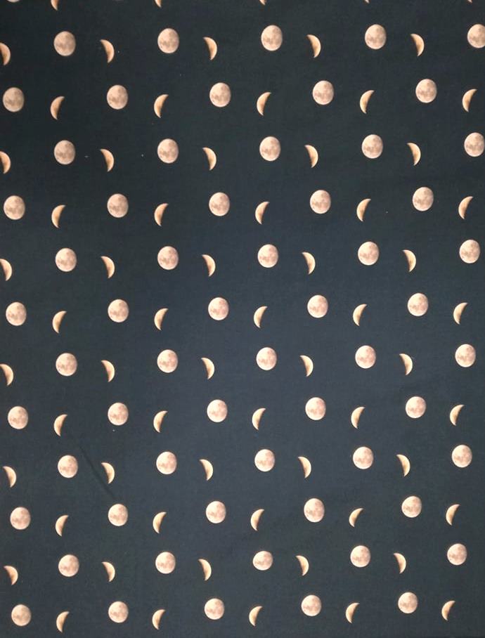 PANEL - MESIAC NA TMAVOMODROM ÚPLETE - 50x75 cm!!!