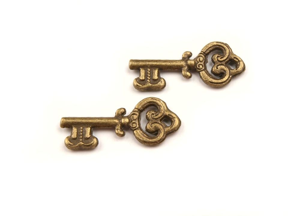 Prívesok kľúčik 9x20mm - 10 ks
