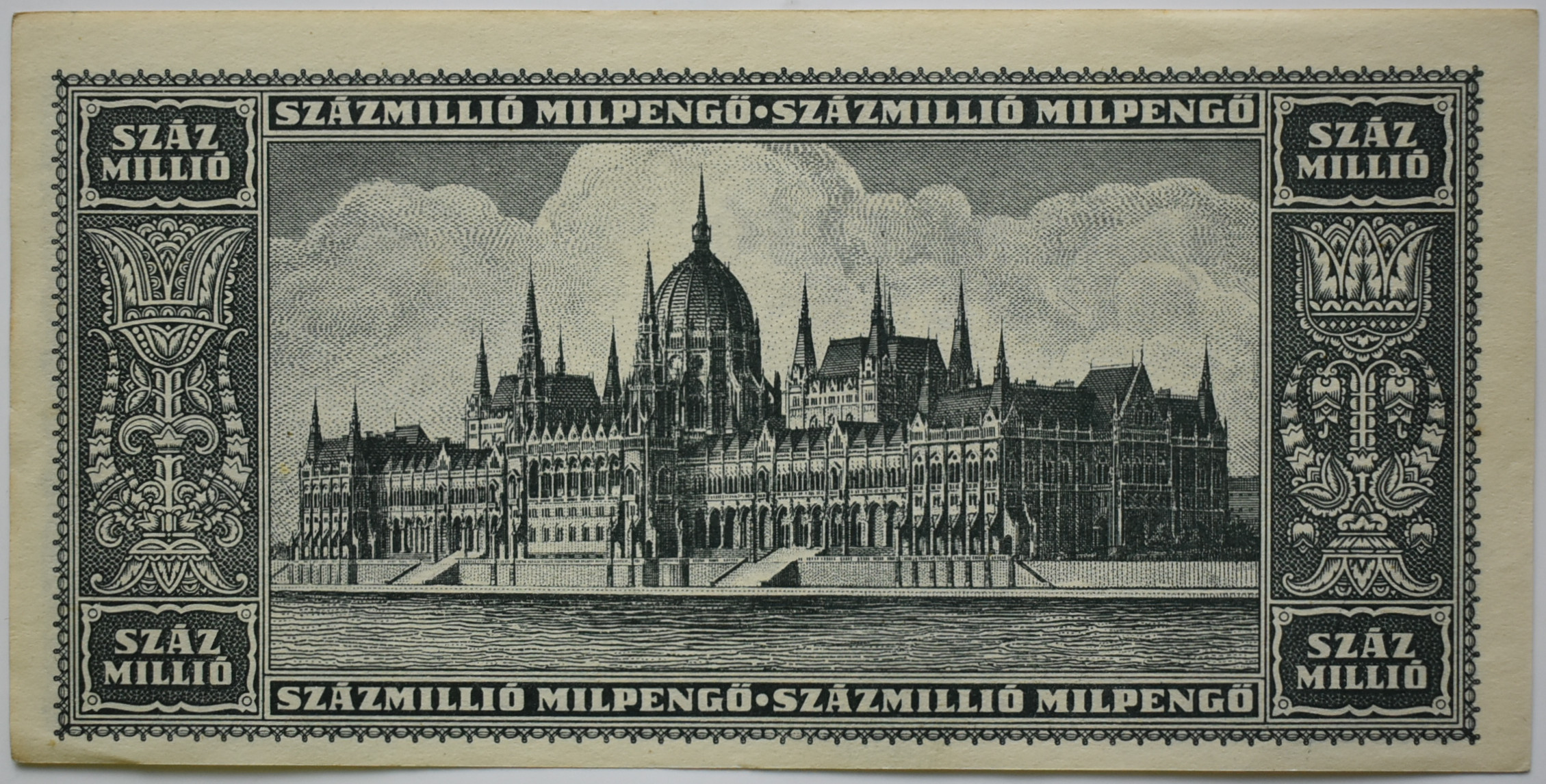 Maďarsko 100 Millió milpengo 1946